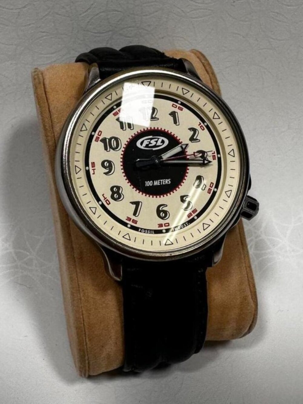 VINTAGE FOSSIL FSL INDUSTRIE WATCH CREAM BLACK RED CYBER Y2K 100M FL5128